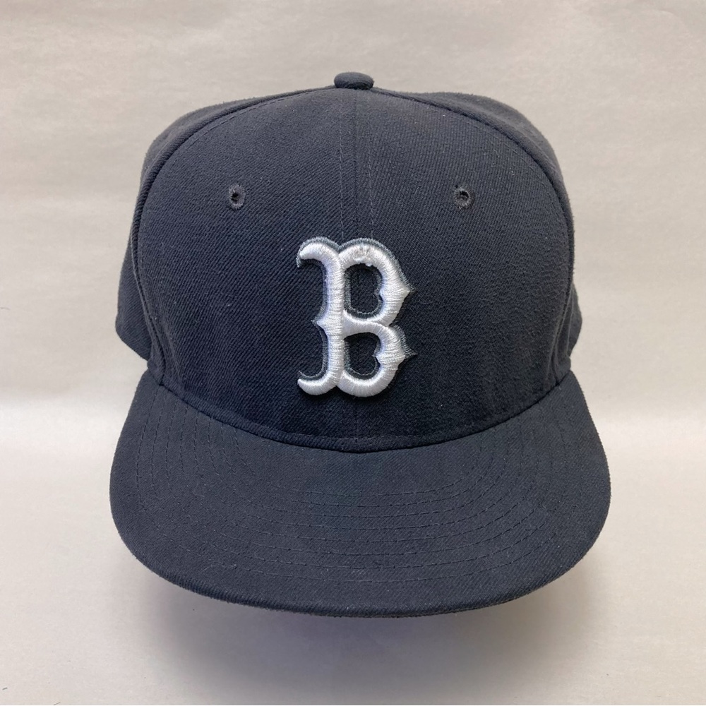 Boston Red Sox New Era Navy Blue MLB 59Fifty
Fitted Cap Size 7 5/8